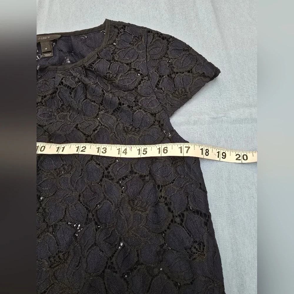 J Crew Cap-Sleeve Semi Sheer Floral Lace Top Navy Blue Black Trim Key Hole Sz 4